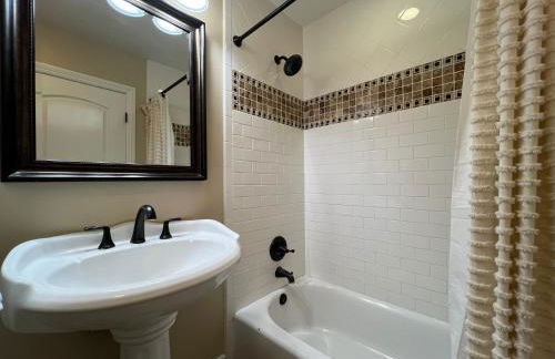 Fantastic 6 bedroom, 4.5 bath home (4 master Suites), pool home - Foto 28