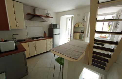 tower house in a medieval village - Foto 7