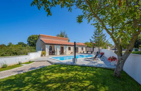 Villa Desapemani with heated pool - Photo 2