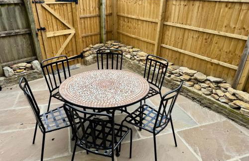 Flexible Accommodation - Newly renovated characterful cottage - Photo 12