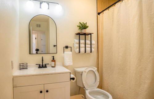 Private Pool Retreat Steps from Album Park - Foto 16