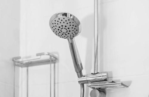 Stylish 3 Bedroom House - Parking - Garden - Great Barr - Netflix - Top Rated -121J - Foto 25