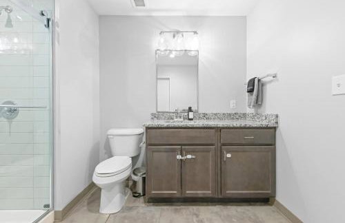 Luxe Condo in Downtown Cleveland l 2 TV's l Parking - Foto 16