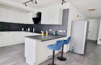 Luxury Beach Apartment Adria with Private Pool and Sea View - Photo 8