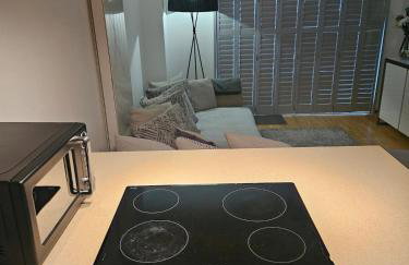 Executive E15 Apartment - Skyline Terrace & Free Private Parking - 5-min Walk to Abba Arena - Foto 12