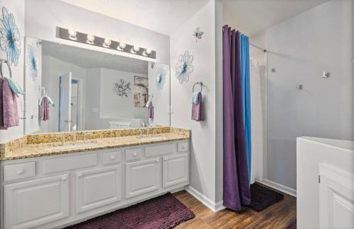 Elegant Retreat Spacious with Outdoor Fireplace - Foto 32