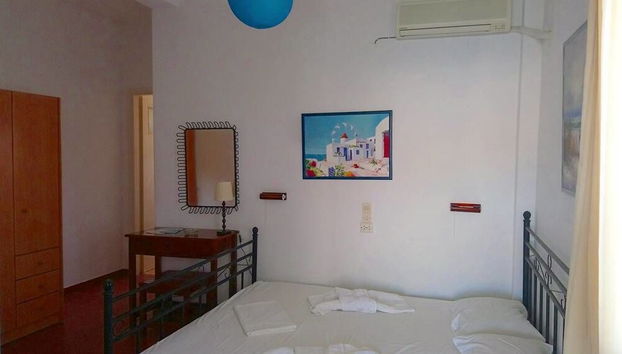 Captain Menegos Studios - Foto 2, Habitación