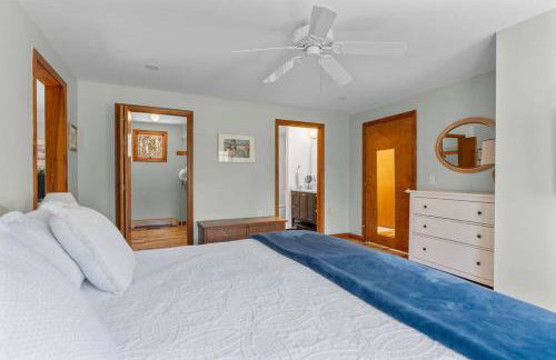 Lovely House 5 Min to Beach with Deck Grill and Garage - Foto 30