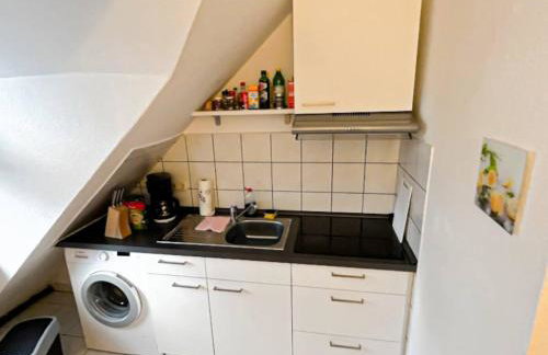 Zentrale 1 Zimmer Wohnung mit Küche - Foto 5