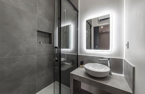 MAISON LE GRATTE CIEL - séminaire ou famille, salle de réunion, 8 chambres Clim, Jardin & Salle de sport - Foto 3