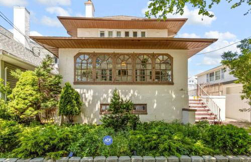 1 Block to Beach - 8BR 5BA Modern Historic Home - Foto 1