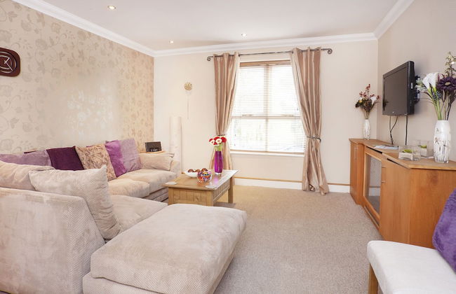 Riverbank View - Photo 1