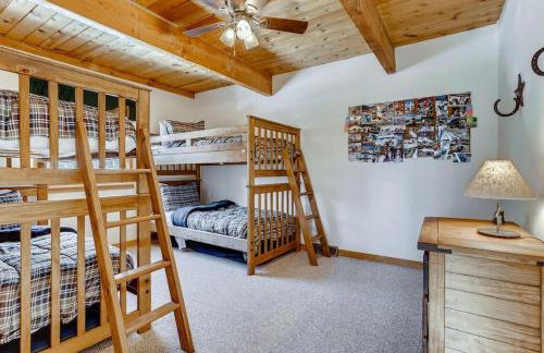 Lovely House Tucked in the Pines with Private Hot Tub - Pura Vida - Foto 16