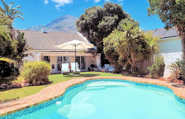 Hout Bay Beach Cottage - Photo 1