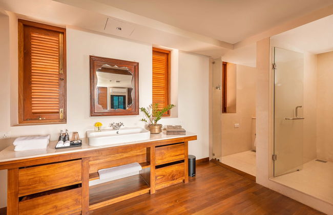 Ishq Colombo - Photo 31