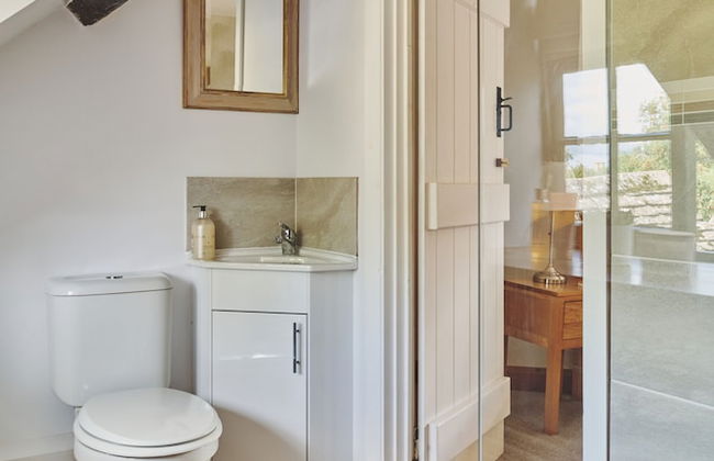 Coniston House - Photo 12