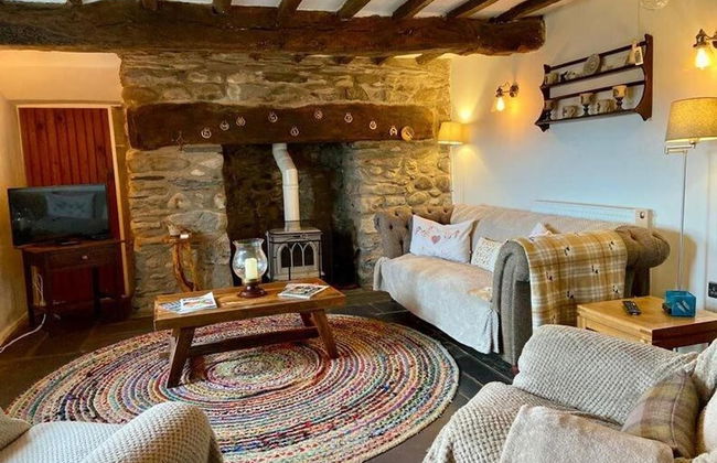 Idlewild Animal Sanctuary Farmhouse Stay - Charity - Photo 7