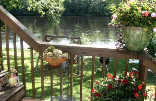 Delightful Riverfront Cabin Rental in Chippewa County near Eau Claire, Wisconsin - Foto 5