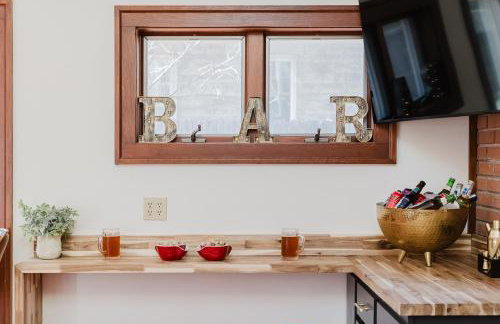 Hoosier Memories - Firepit, Pool Table, Steps to Campus - Photo 17