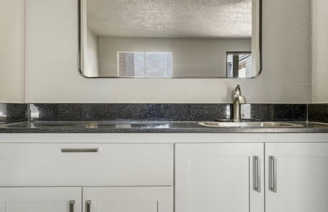 LTA Suites Brookside - Photo 20