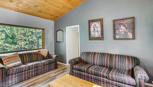 Woodsy Cabin Retreat about 4 Mi to Crescent Lake! - Foto 4