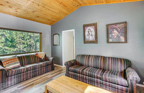 Woodsy Cabin Retreat about 4 Mi to Crescent Lake! - Foto 4