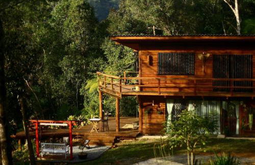 Propriedade inteira e Kombi-home em meio à mata - Foto 1