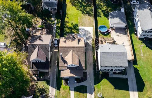 Spacious 4BR in Kamms Corners Cleveland - Game Room - Sleeps 9 - Foto 42