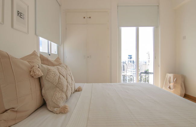 Phaedrus Living Downtown Flat 704 - Photo 4