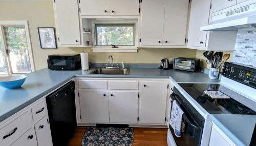 Oceanfront Cottage with Fire Pit & Direct Water Access Near Acadia National Park in Hancock, Maine - Foto 3