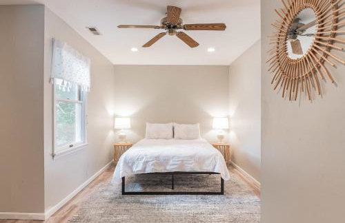 Serene single story, Grill, Fire Pit, fenced yard and Pet friendly stay - Foto 5