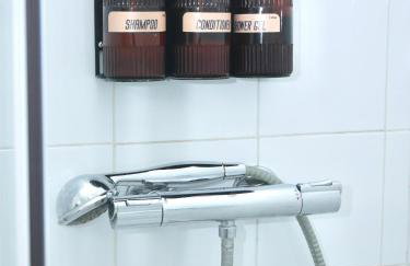 La plage et les commerces accessibles à pied - Foto 13