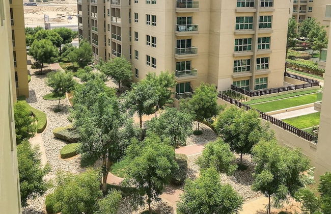 Spacious 1BR in The Greens! - Photo 14