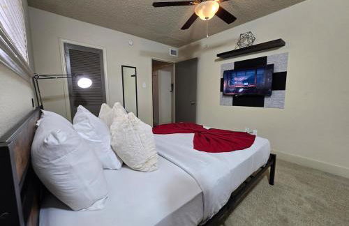 Stylish Galleria Condo 2BR 2BA Saltwater Pool Marquee Uptown - Foto 13