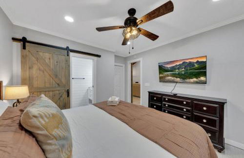 The White Lodge 4BDR Sleeps 8 with Fire Pit - Foto 32