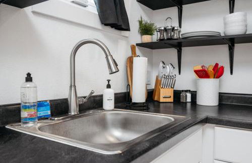 L Studio Traverse close to downtown and Beach - Photo 12