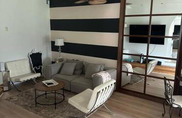 The Most Desired Summer Retreat with Private Pool Just 5 Minutes from the Beach - Foto 42