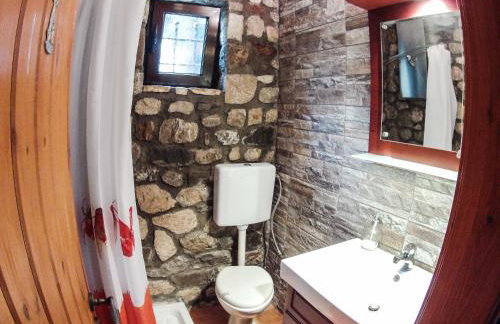 Patras stonehouse with large yard - Πέτρινο σπίτι με αυλή - Foto 13