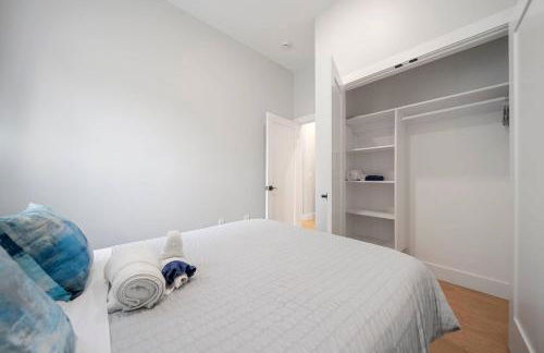 Luxury 3BR Condo | Mins to Manhattan - Foto 41