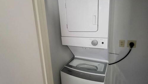 #3 Downtown Free Parking- Walk to Gainbridge, Lucas Oil, Conv Cntr - Foto 5