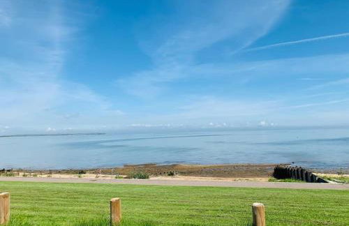 Brand New, Stunning Beachside House - Foto 11