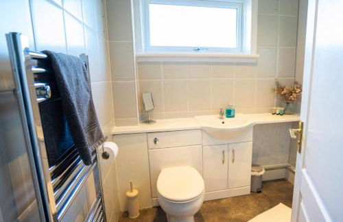 Lovely 3-bedroom flat with free parking - Foto 33