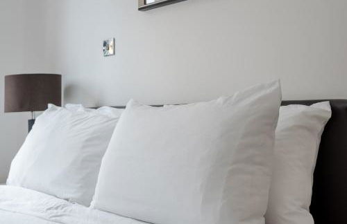 Modern, fully furnished apartment with ensuite, private balcony and elevator in Notting Hill - Foto 14