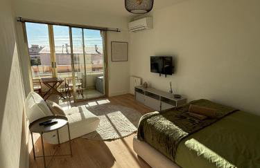 Proche Festival de Cannes - Studio avec Loggia - Gare à 5min Bus au pied de l'immeuble - Foto 1