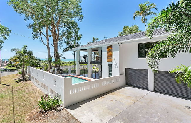 Dolce Vita Beachfront Holiday House - Photo 19