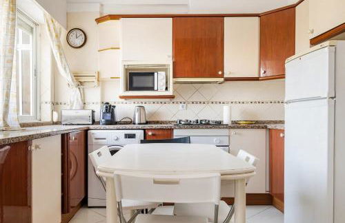 GuestReady - Enchanting Retreat in Paço de Arcos - Foto 12