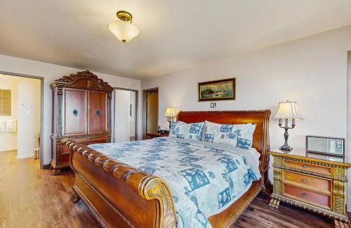 Oceanfront Home - Stunning Views & Private Hot Tub - Foto 17