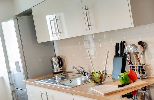 Base Serviced Apartments - The Docks - Photo 22