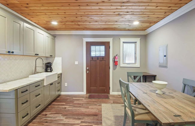 Alpine Chalet Nature Lovers Rejoice! Chic 4 BDR - Photo 35