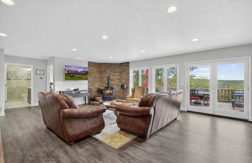 Family Mountain Escape w Private Suite Modern Comforts - Foto 8